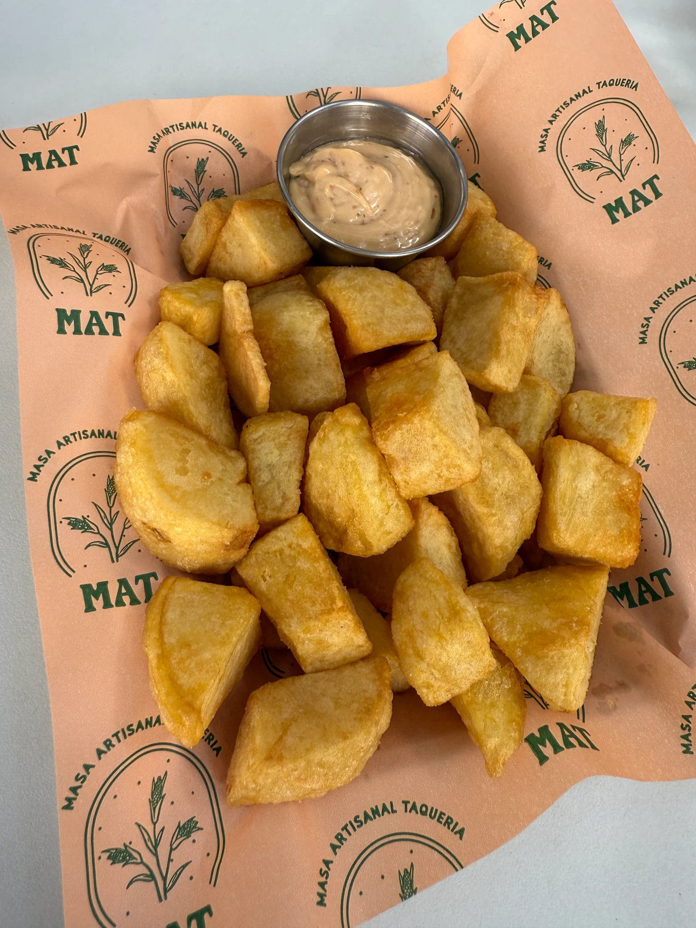 Ambianță M.A.T Restaurant